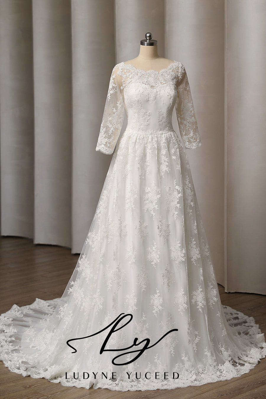 Vestido de novia de organza floral 3D sin tirantes con mangas desmontables