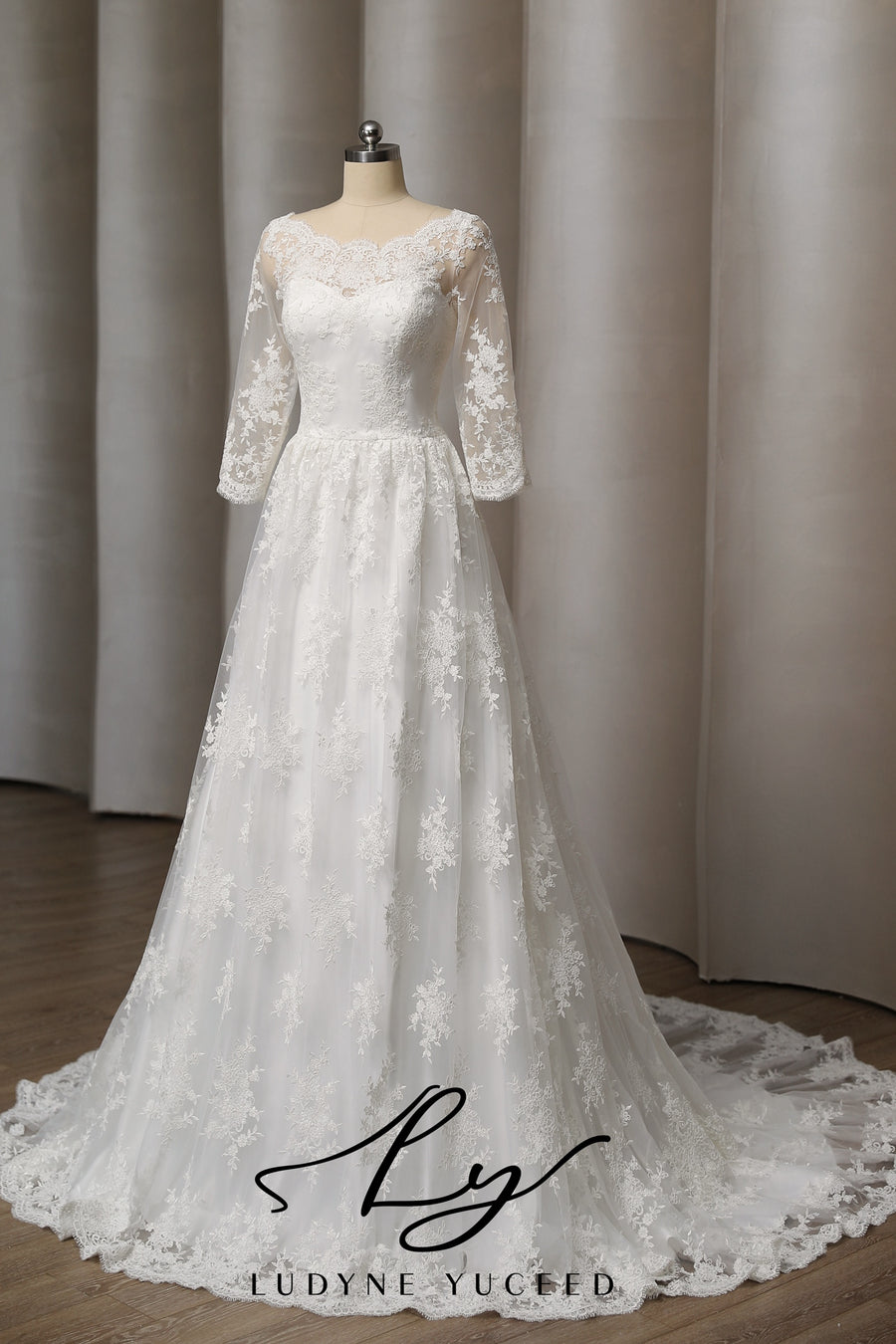 Vestido de novia de organza floral 3D sin tirantes con mangas desmontables