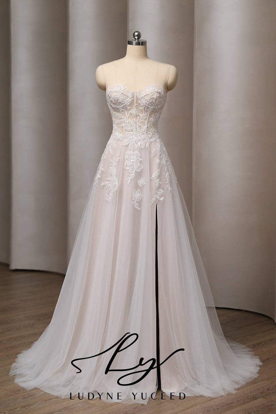 Vestido de novia de organza floral 3D sin tirantes con mangas desmontables