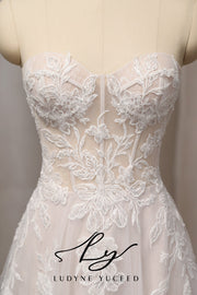 Vestido de novia de organza floral 3D sin tirantes con mangas desmontables
