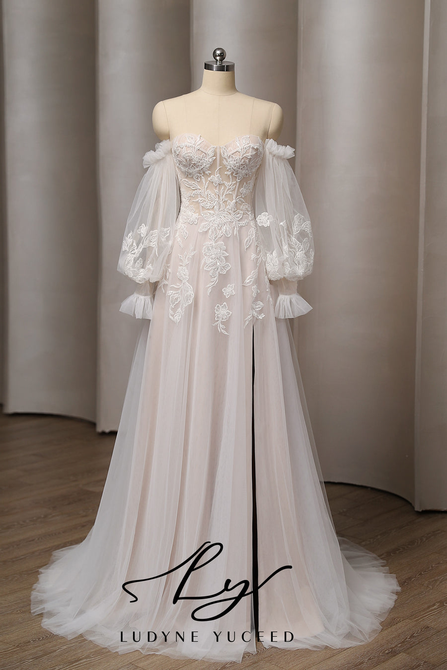 Vestido de novia de organza floral 3D sin tirantes con mangas desmontables