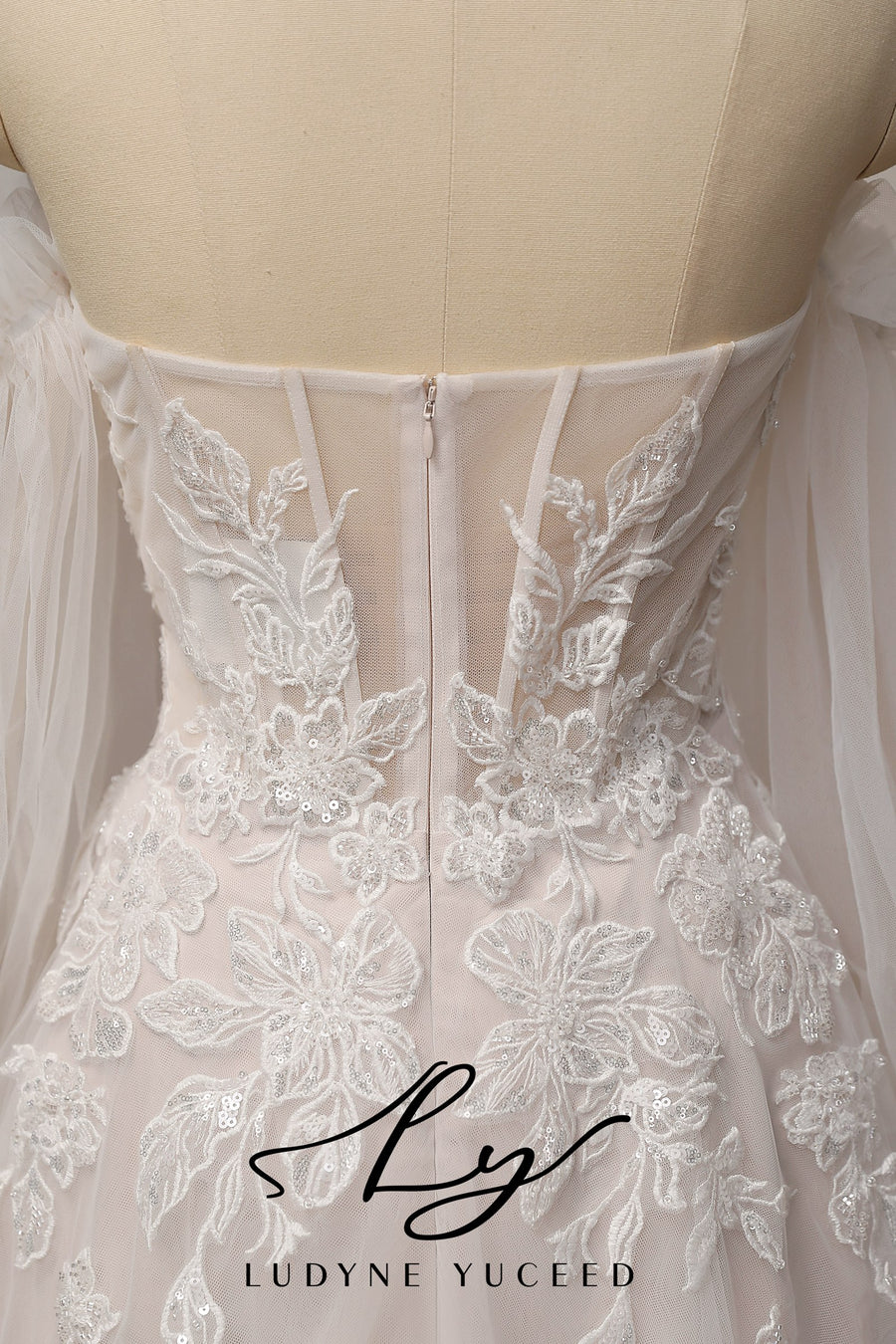 Vestido de novia de organza floral 3D sin tirantes con mangas desmontables