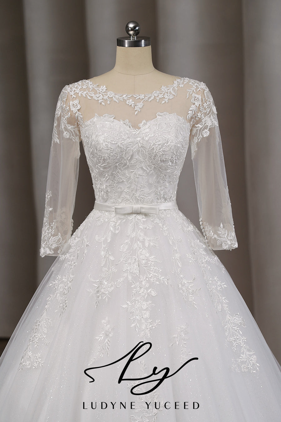 Vestido de novia de organza floral 3D sin tirantes con mangas desmontables