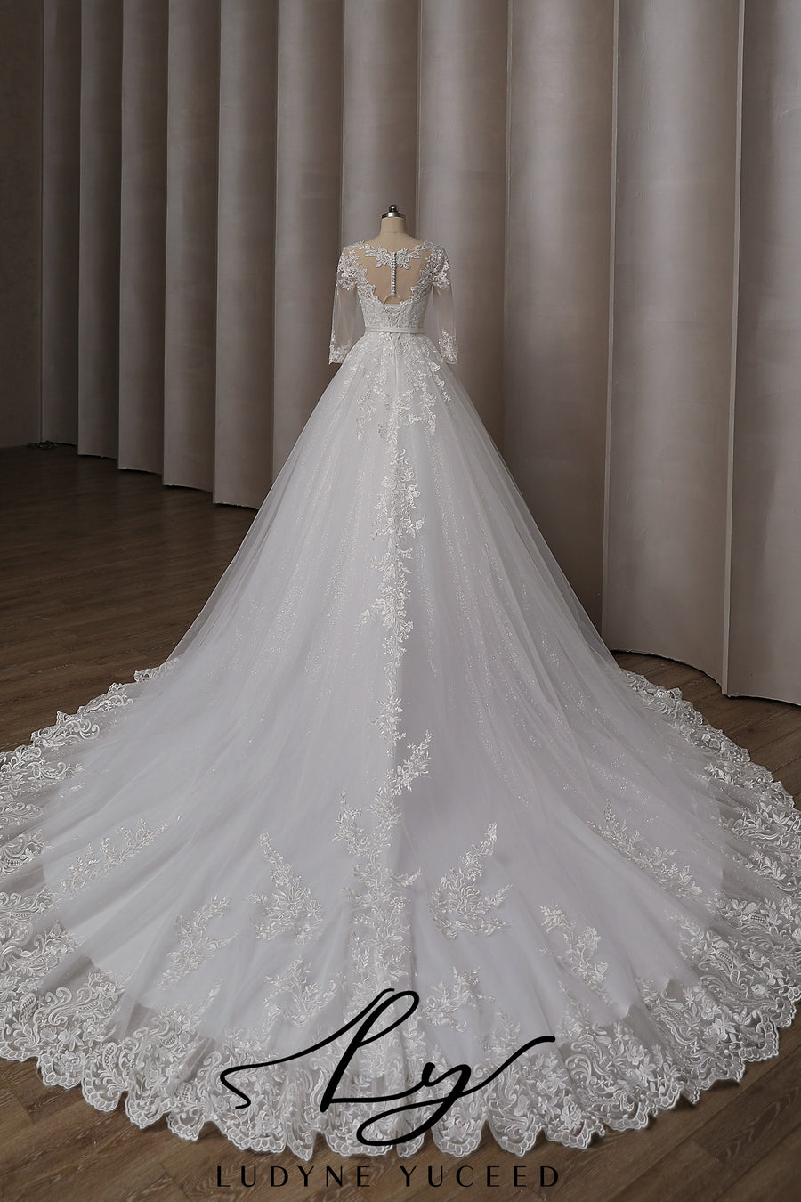 Vestido de novia de organza floral 3D sin tirantes con mangas desmontables