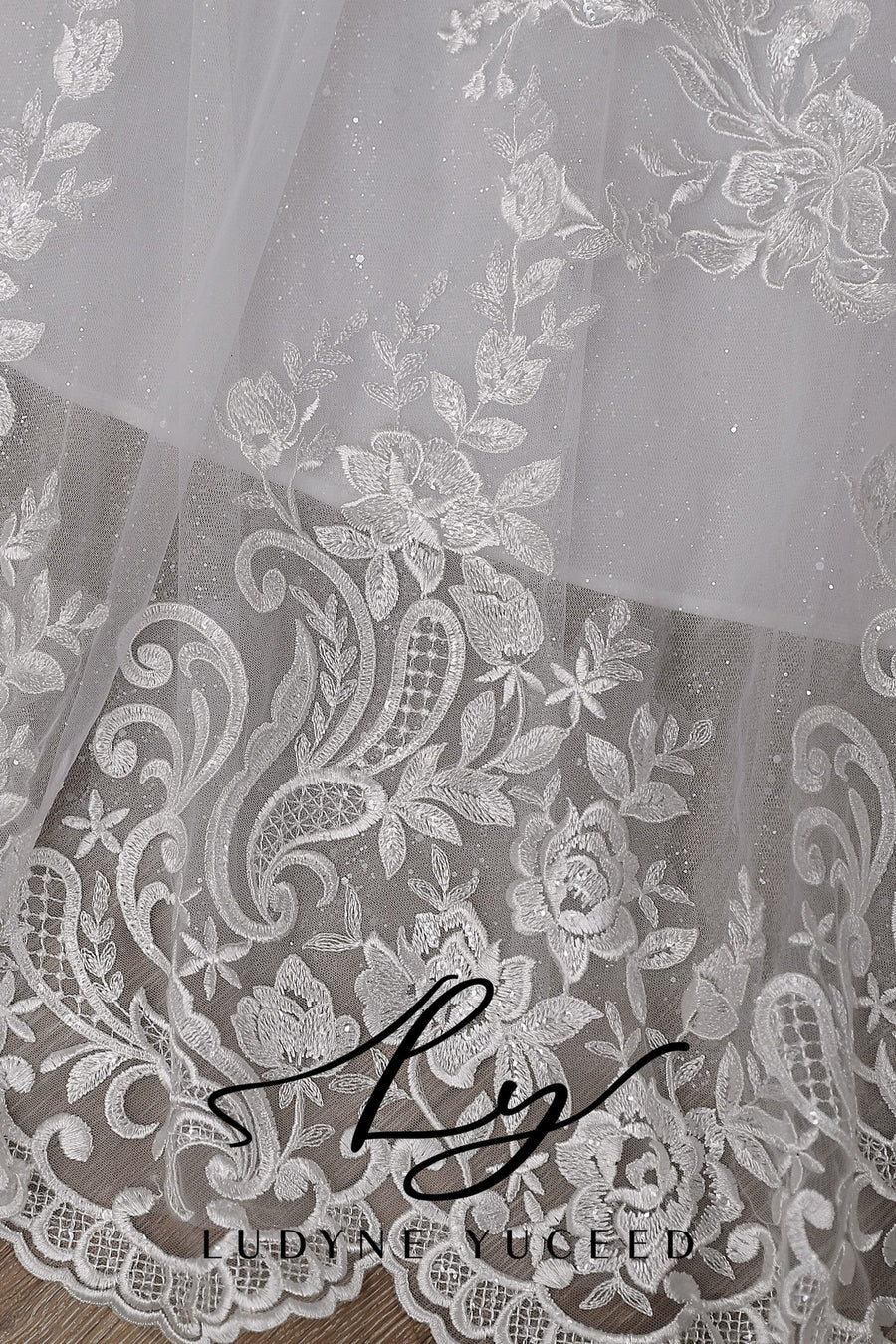 Vestido de novia de organza floral 3D sin tirantes con mangas desmontables