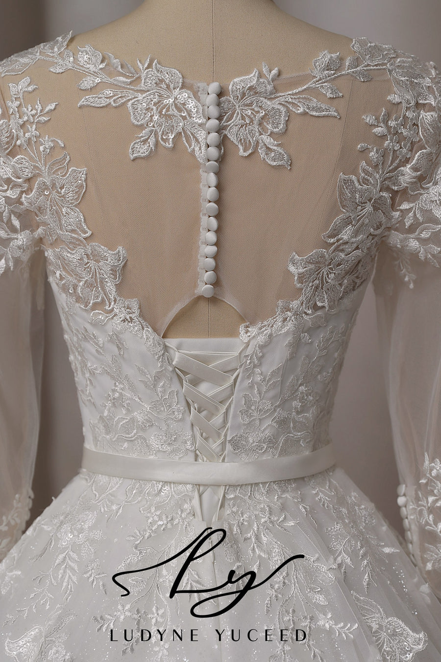 Vestido de novia de organza floral 3D sin tirantes con mangas desmontables