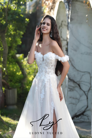 Vestido de novia de organza floral 3D sin tirantes con mangas desmontables