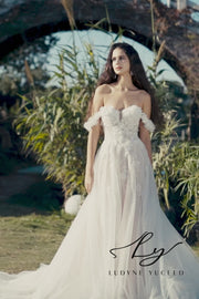 Vestido de novia de organza floral 3D sin tirantes con mangas desmontables