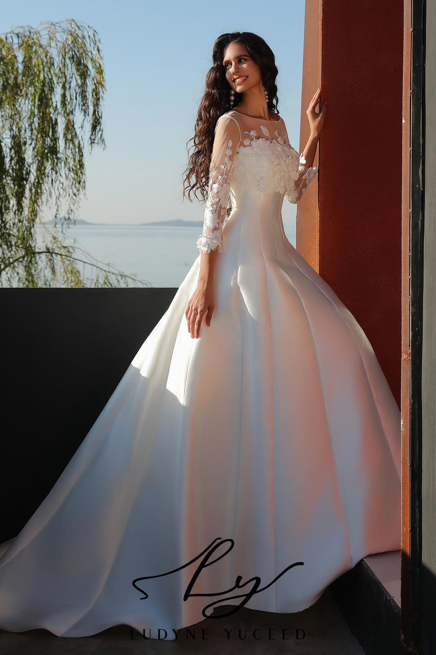 Vestido de novia de organza floral 3D sin tirantes con mangas desmontables