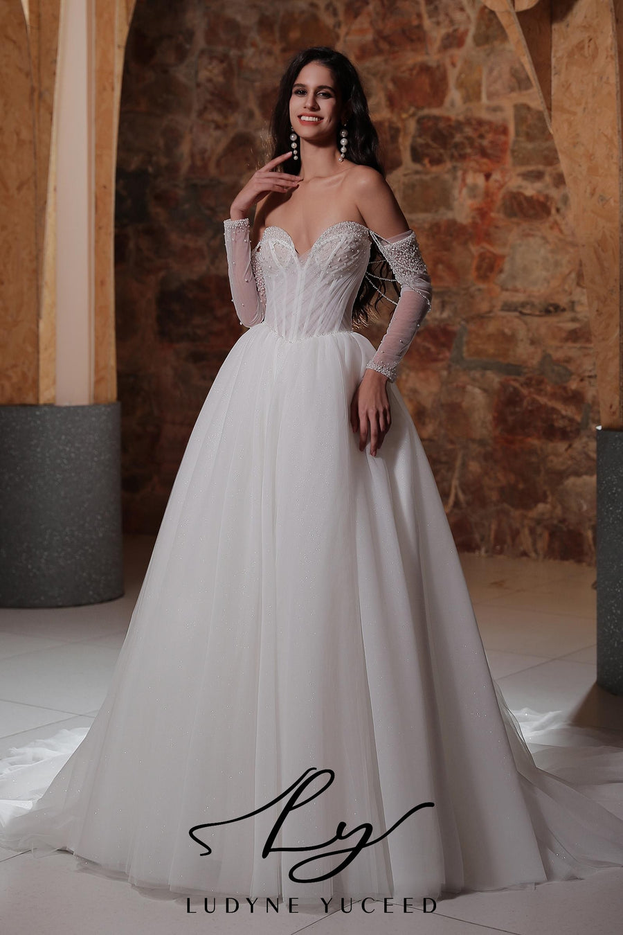 Vestido de novia de organza floral 3D sin tirantes con mangas desmontables