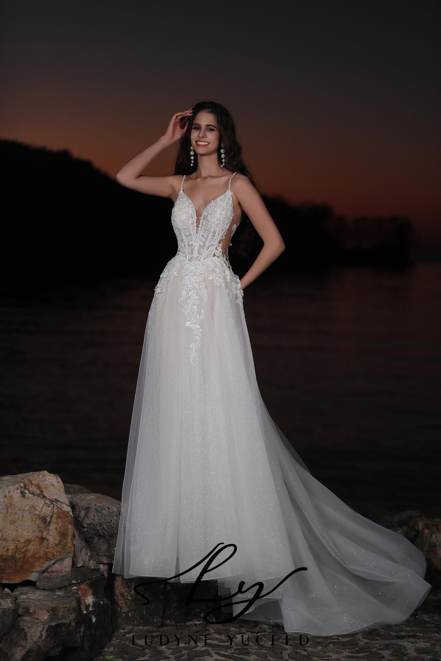 Vestido de novia de organza floral 3D sin tirantes con mangas desmontables