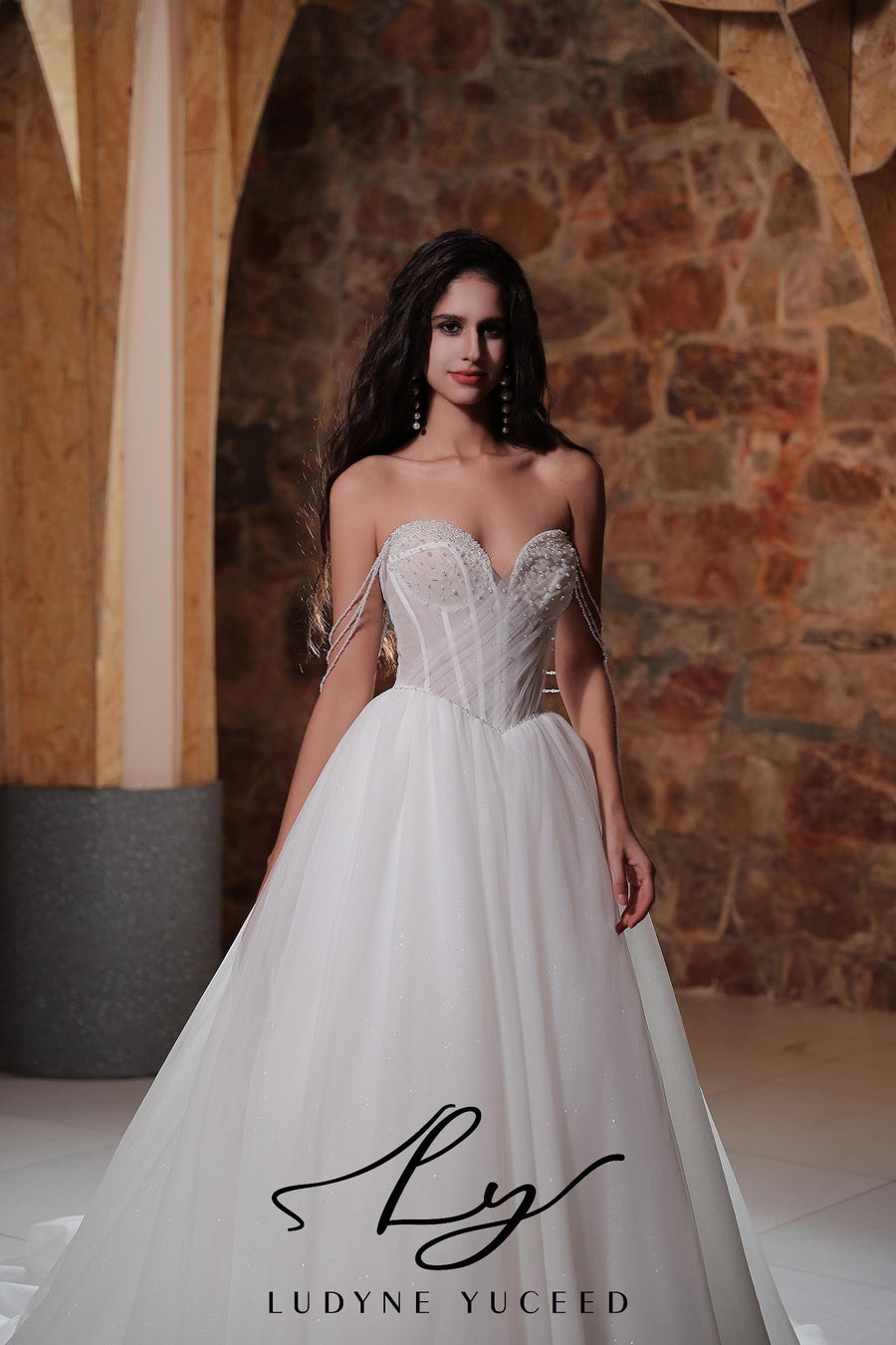 Vestido de novia de organza floral 3D sin tirantes con mangas desmontables