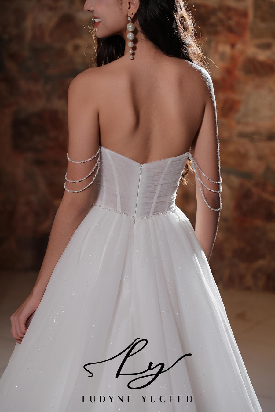 Vestido de novia de organza floral 3D sin tirantes con mangas desmontables