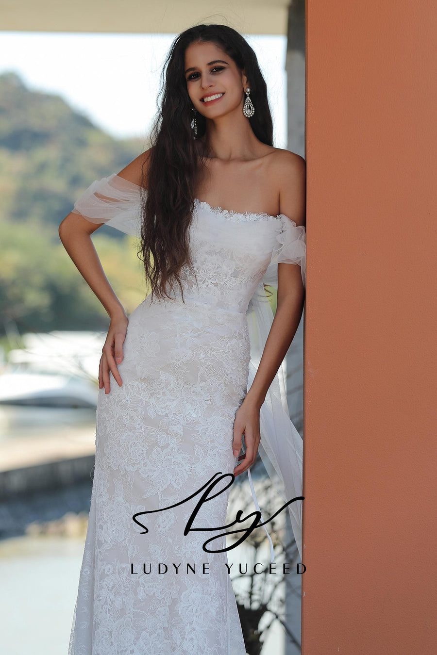 Vestido de novia de organza floral 3D sin tirantes con mangas desmontables