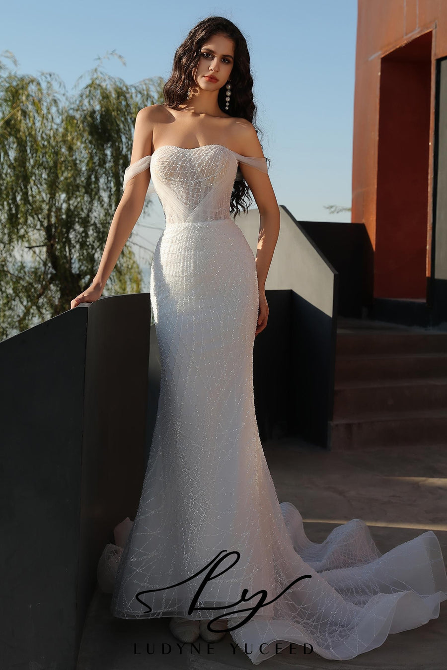 Vestido de novia de organza floral 3D sin tirantes con mangas desmontables