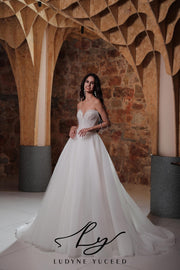 Vestido de novia de organza floral 3D sin tirantes con mangas desmontables
