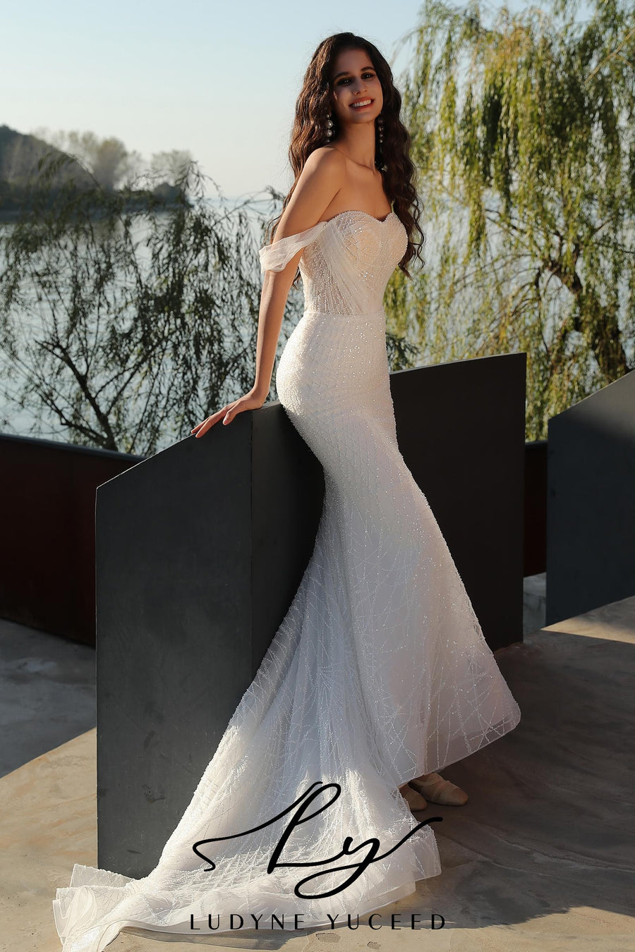 Vestido de novia de organza floral 3D sin tirantes con mangas desmontables