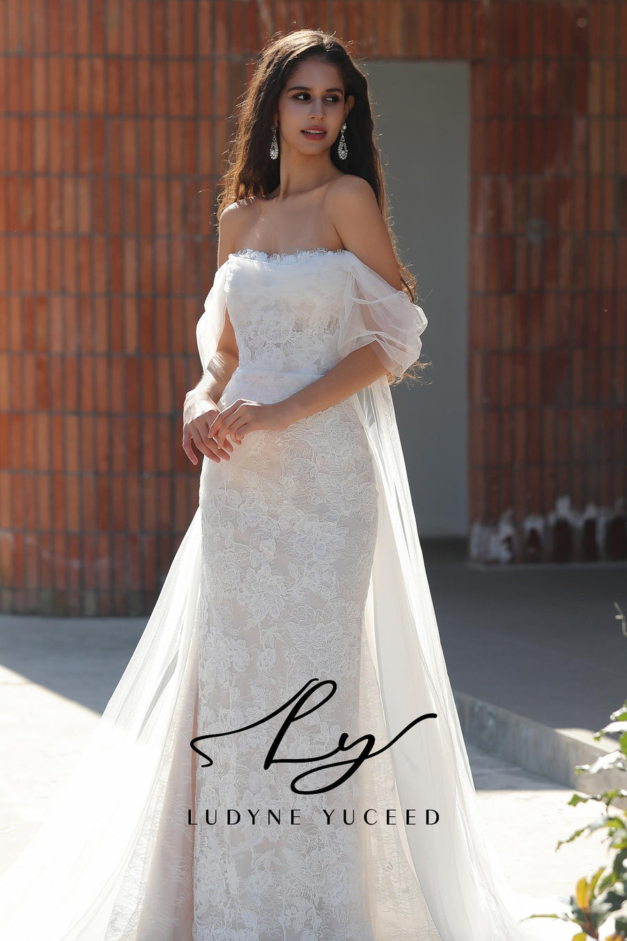 Vestido de novia de organza floral 3D sin tirantes con mangas desmontables