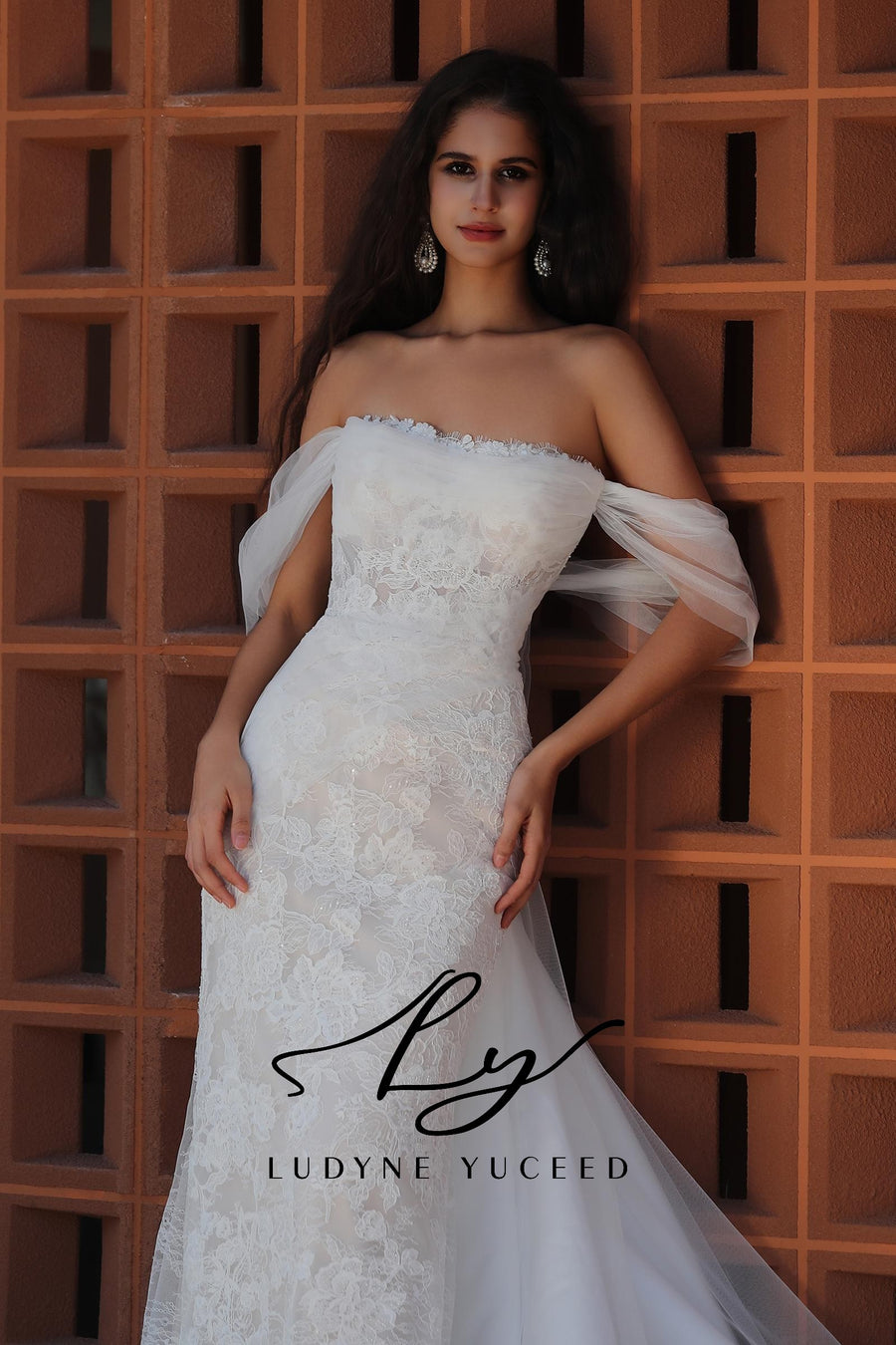 Vestido de novia de organza floral 3D sin tirantes con mangas desmontables