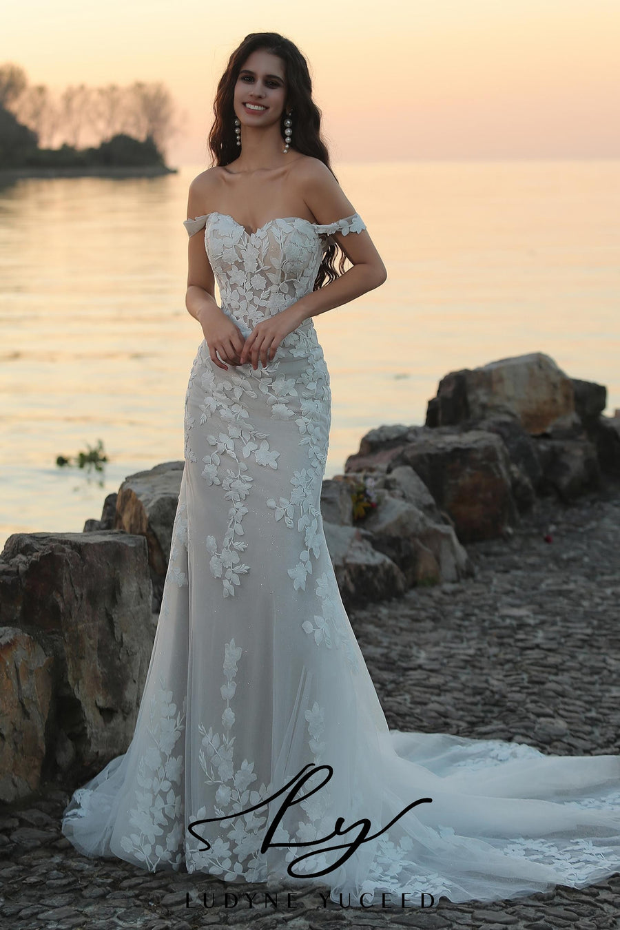 Vestido de novia de organza floral 3D sin tirantes con mangas desmontables