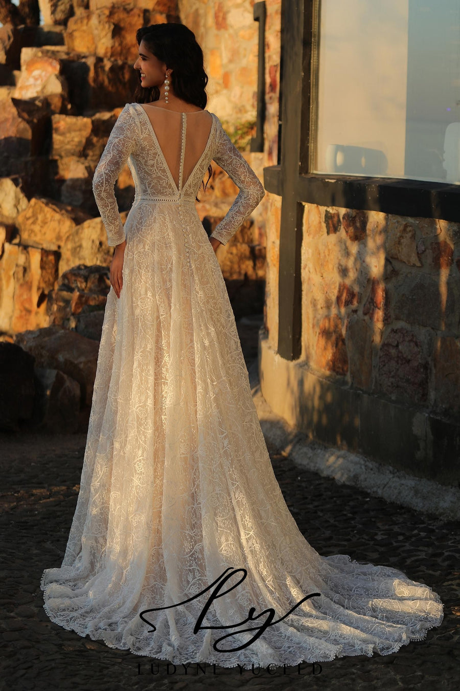 Vestido de novia de organza floral 3D sin tirantes con mangas desmontables
