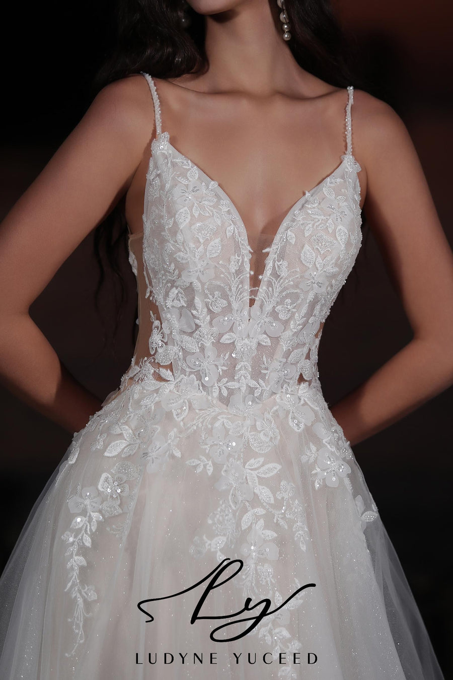 Vestido de novia de organza floral 3D sin tirantes con mangas desmontables