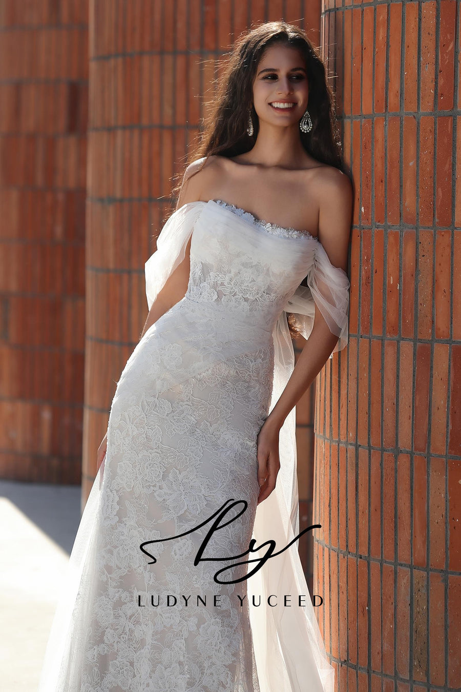 Vestido de novia de organza floral 3D sin tirantes con mangas desmontables