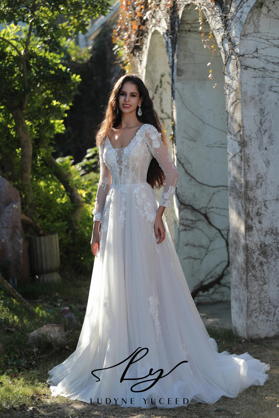 Vestido de novia de organza floral 3D sin tirantes con mangas desmontables