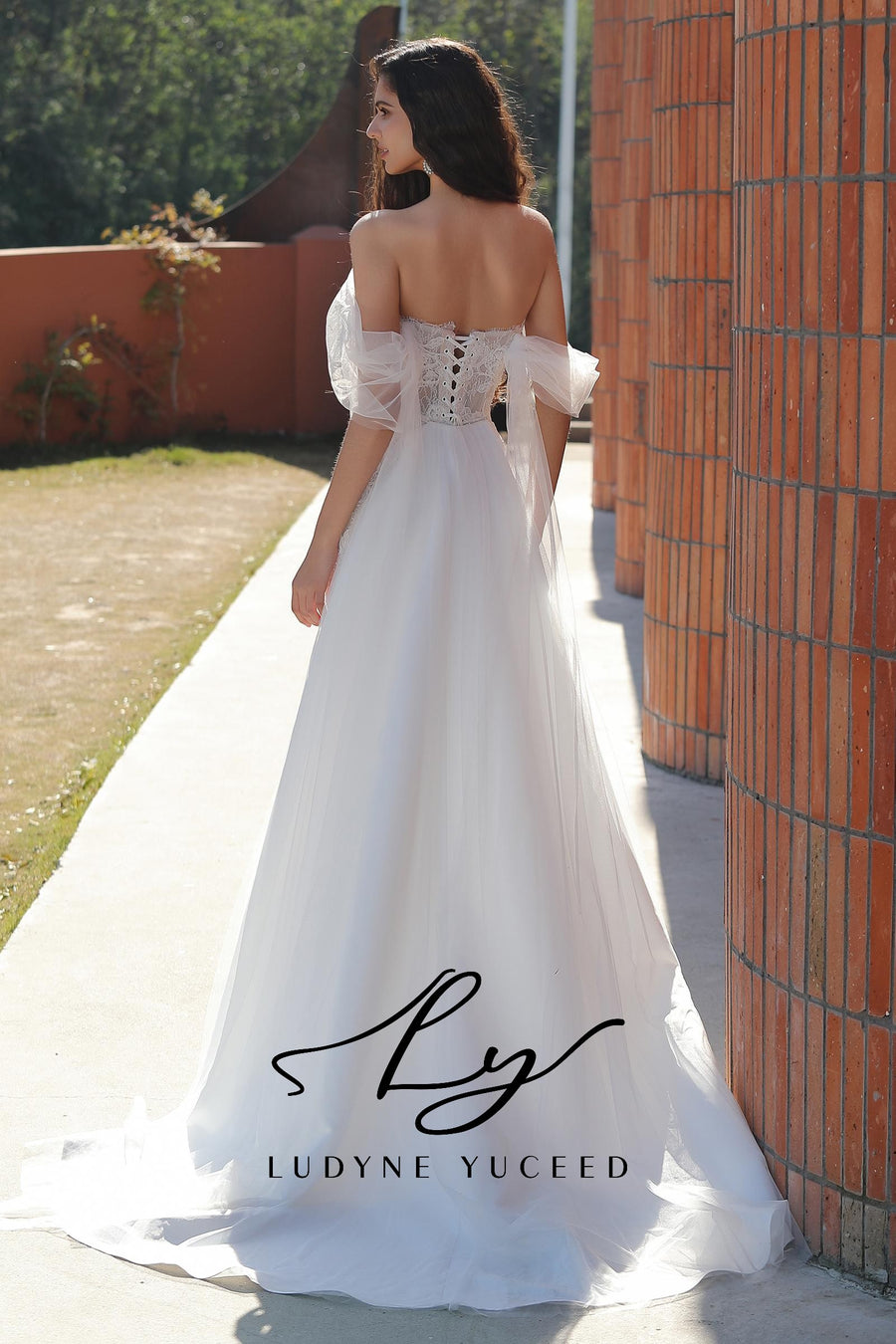 Vestido de novia de organza floral 3D sin tirantes con mangas desmontables