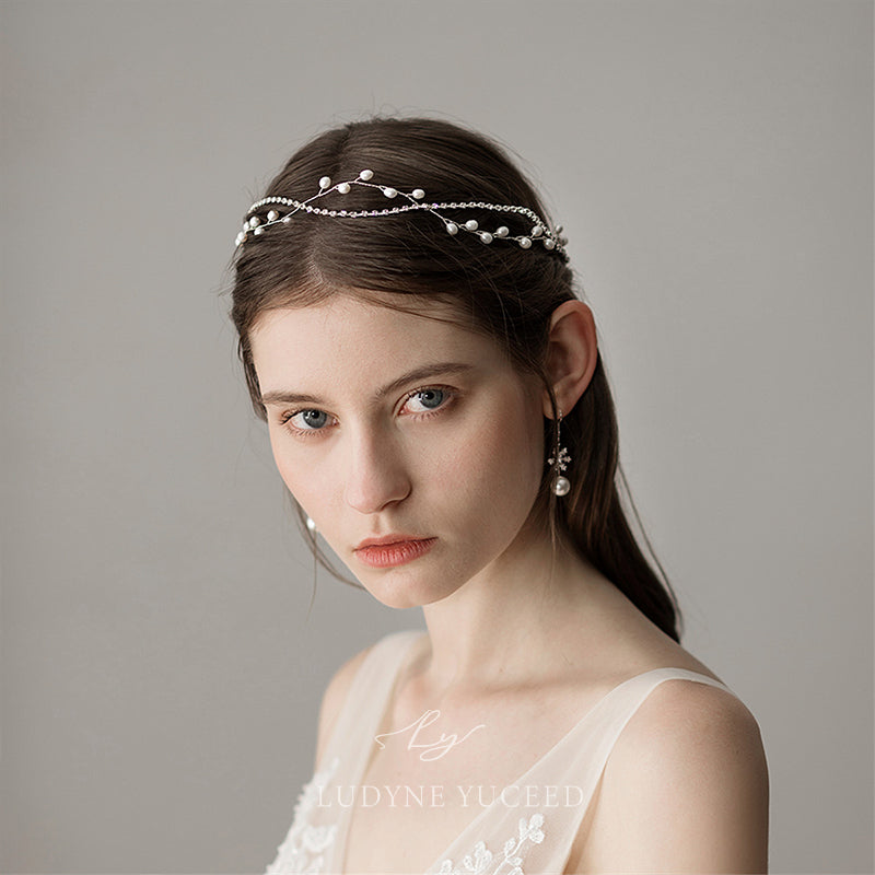 Beautiful Pearl And Diamond Bridal Headpiece