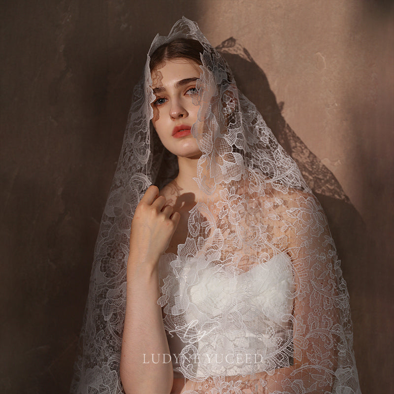 Gorgeous Single Layer Ivory Lace Bridal Veil