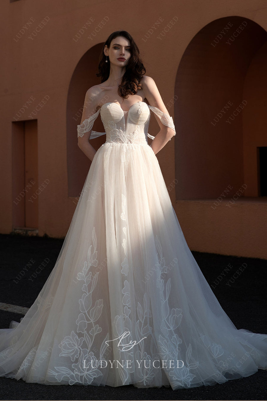 In Stock|Romantic Tulle Floral Lace A-line Wedding Dress Ivory/Nude Pink