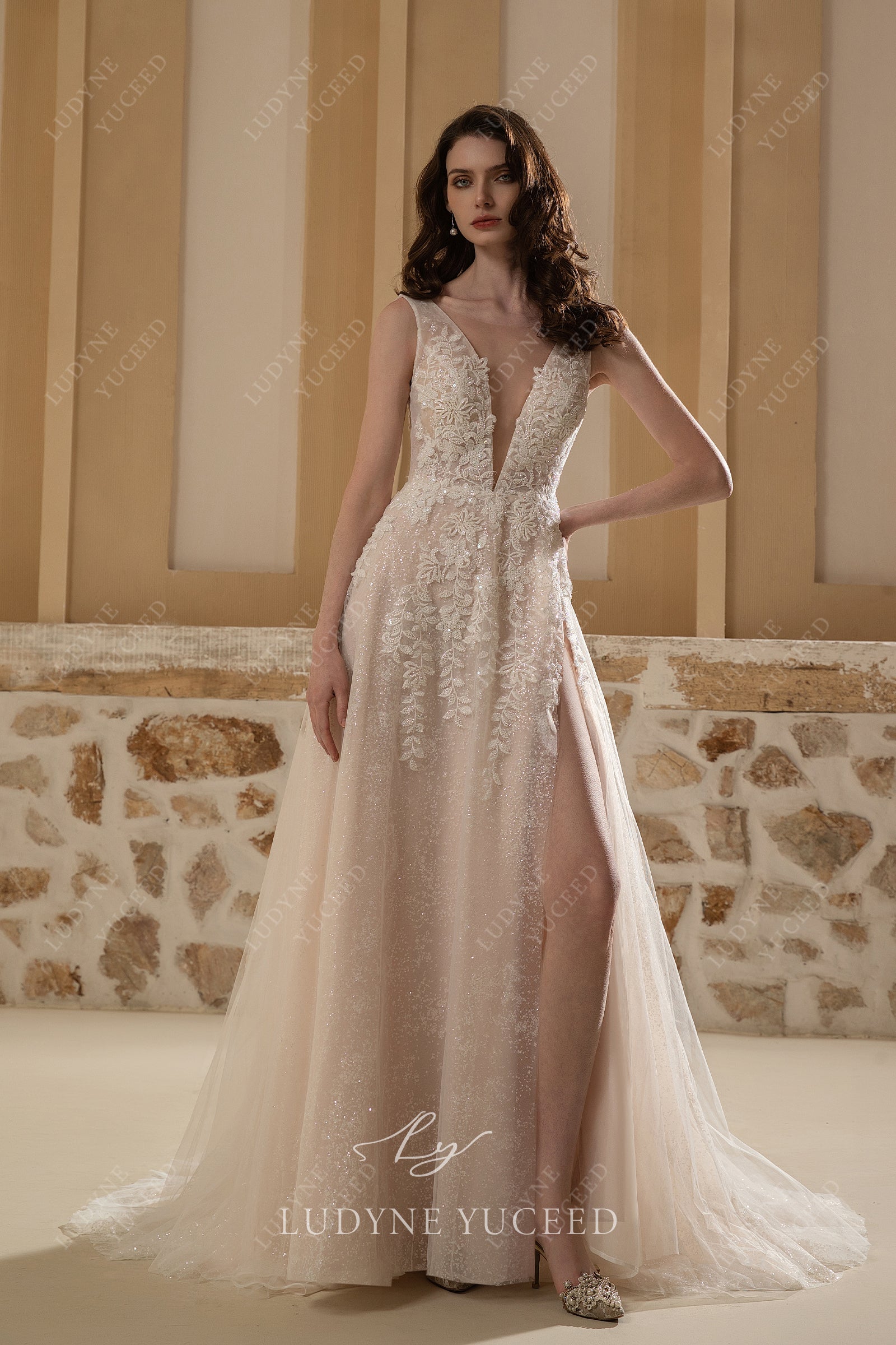 Luxurious Floral Lace A-line Illusion Neck Wedding Dress