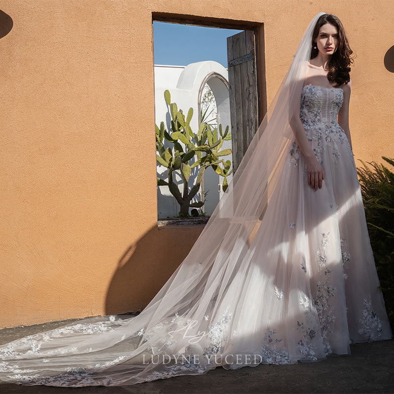 Fairytale-inspired 3D Floral Lace Princess Bridal Veil