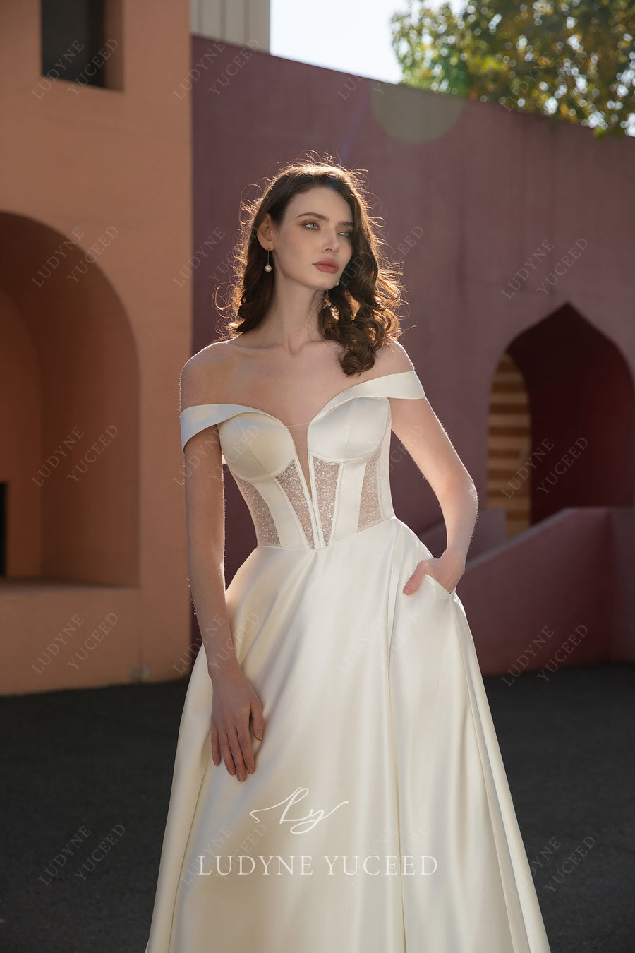 In Stock|Modern Off-the-shoulder Satin Wedding Dress with Pockets