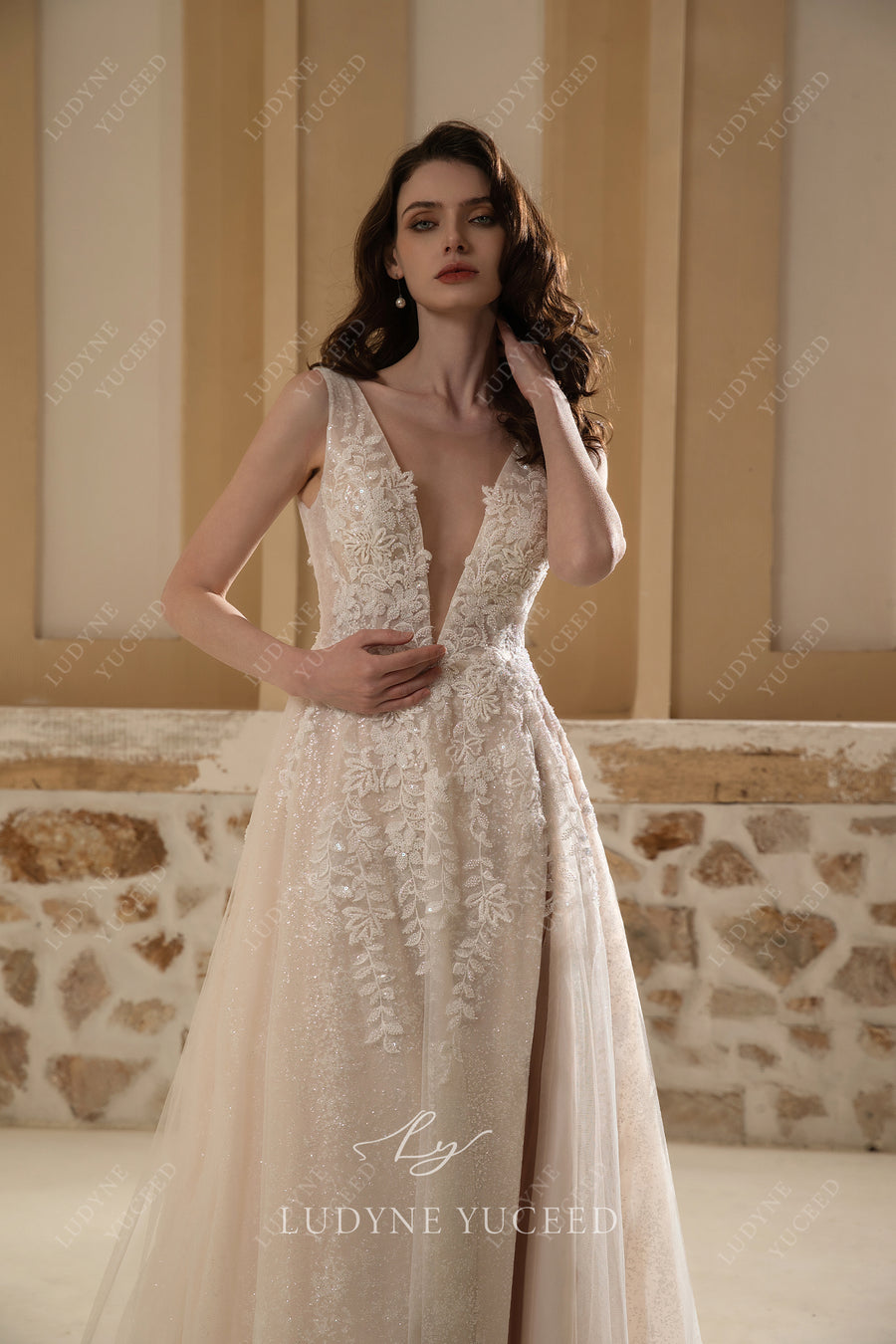 Luxurious Floral Lace A-line Illusion Neck Wedding Dress