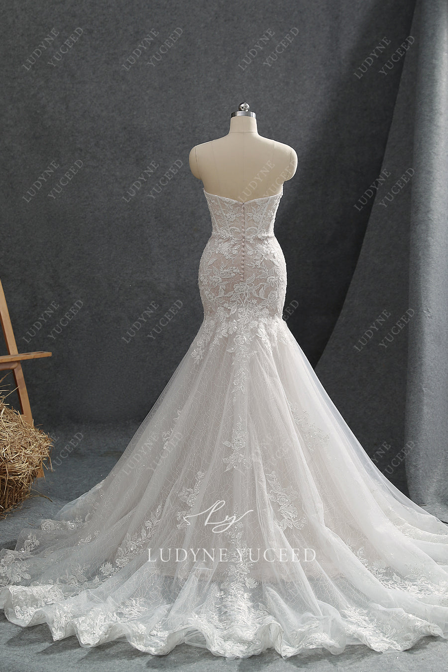 Sparkling Plunging Sweetheart Detachable Sleeves Wedding Dress