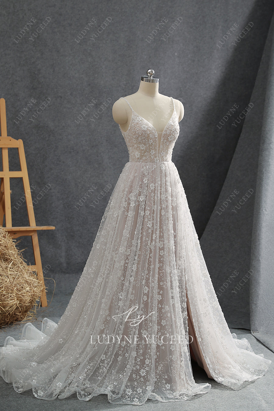 In Stock|Embellished Floral Tulle A-Line Slit Wedding Dress