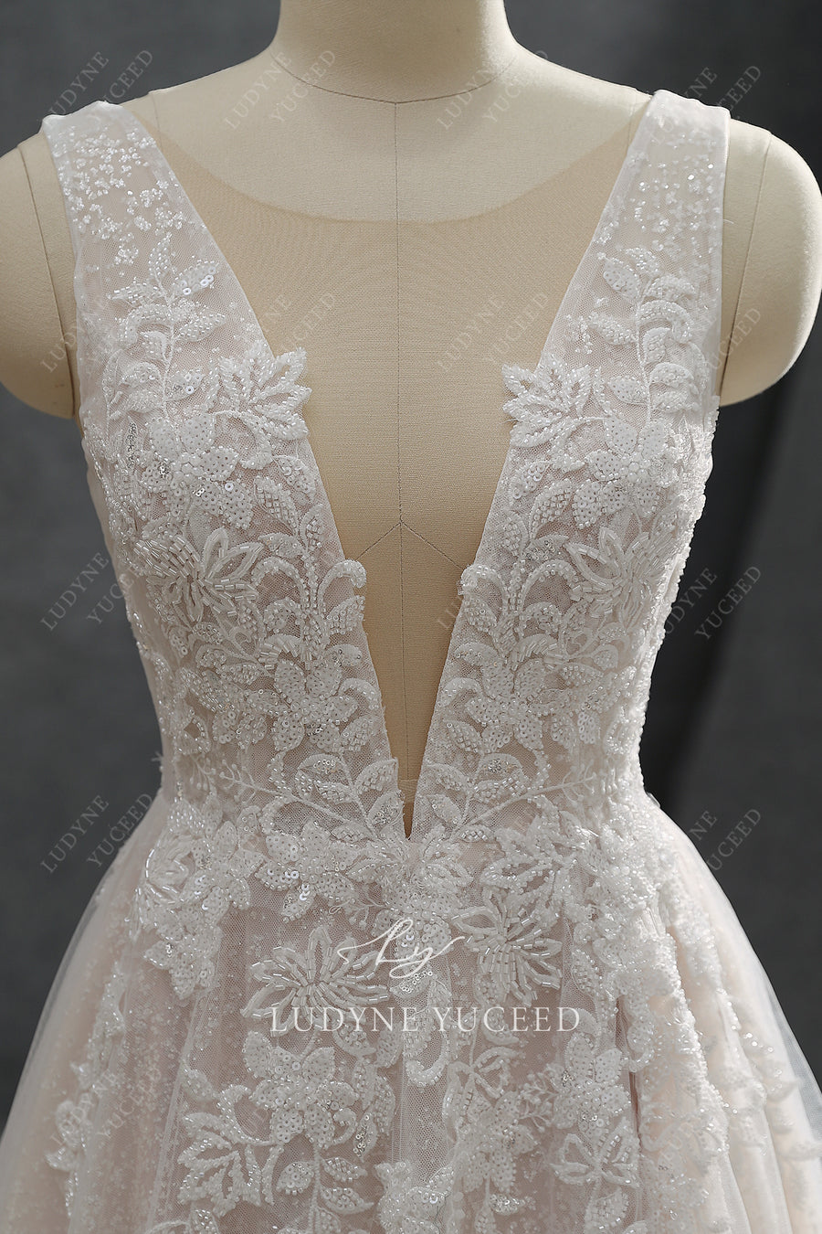 Luxurious Floral Lace A-line Illusion Neck Wedding Dress