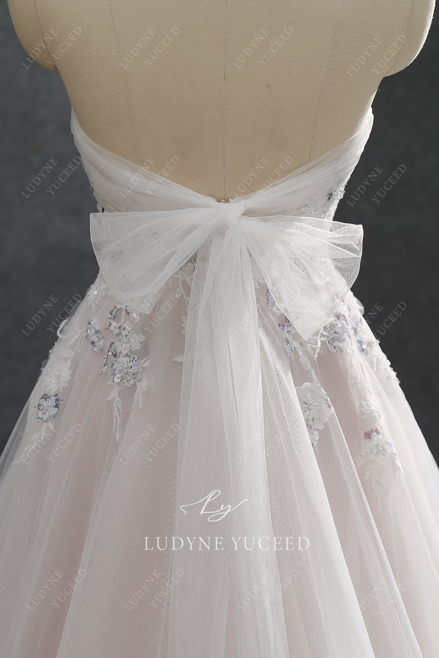 In Stock|Fairytale Floral Lace A-line Bridal Gown