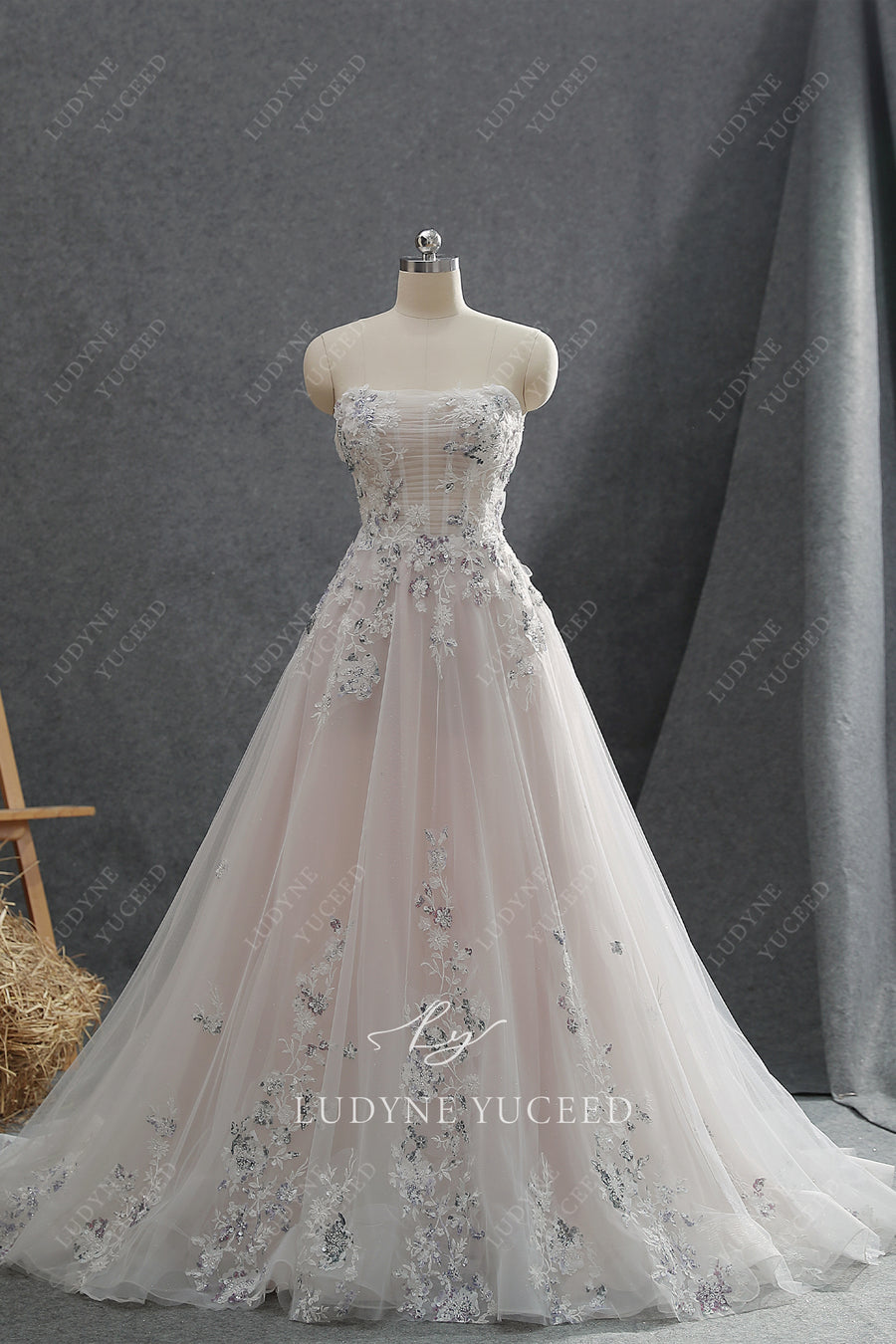 In Stock|Fairytale Floral Lace A-line Bridal Gown