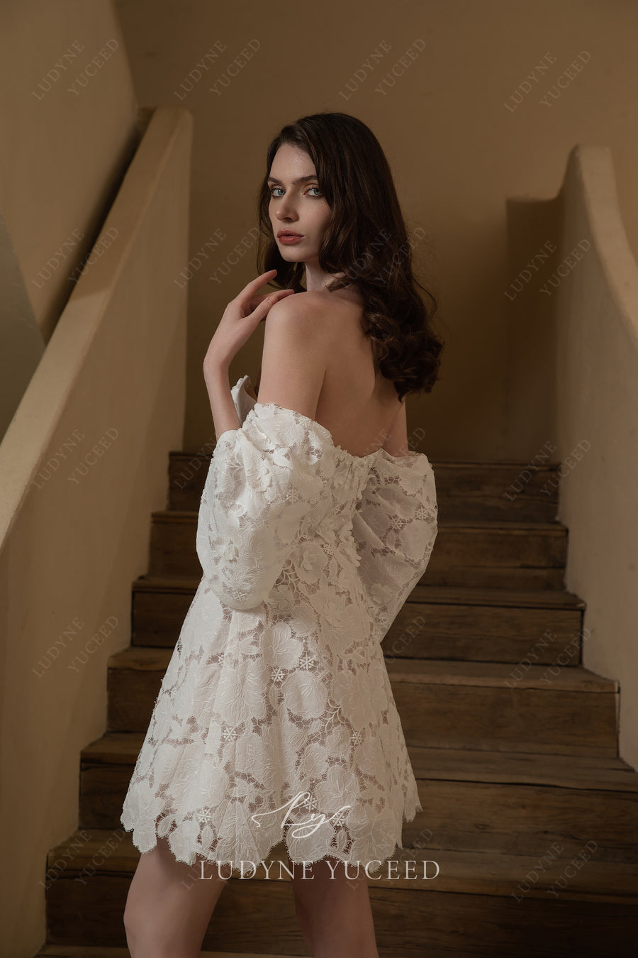 Short Lace Detachable Sleeves Wedding Dress