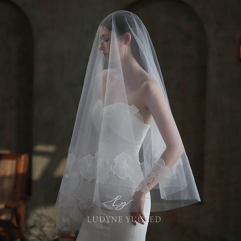 Vintage-Inspired Lace Floral Bridal Veil