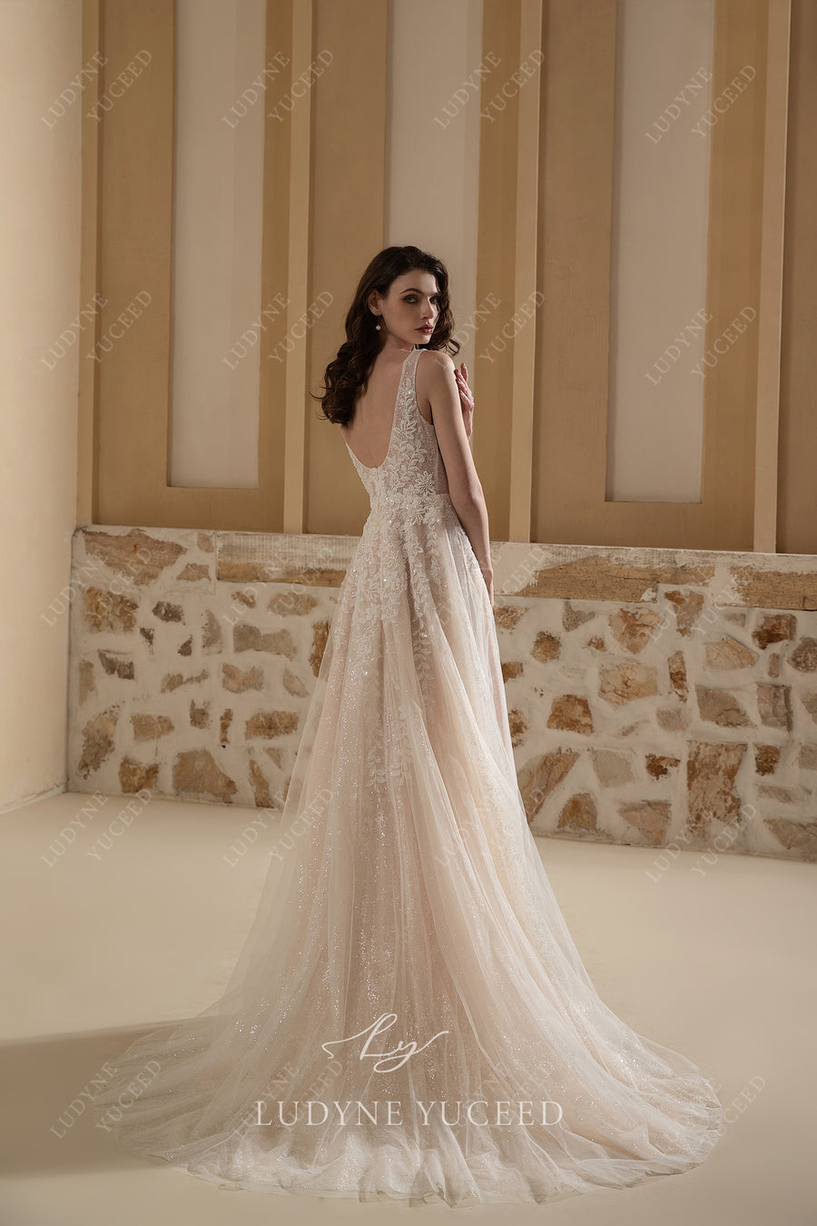 Luxurious Floral Lace A-line Illusion Neck Wedding Dress