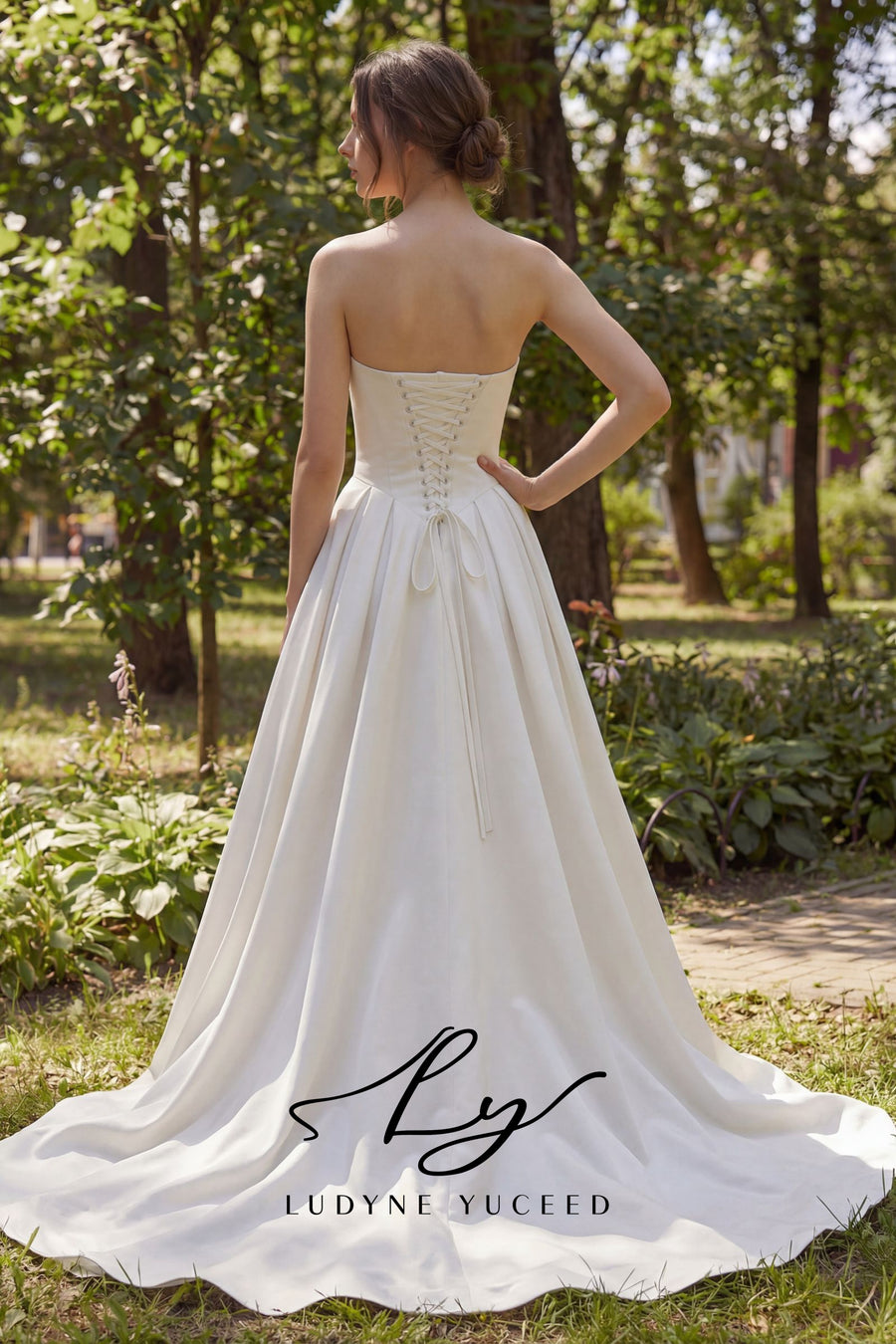 Vestido de novia de organza floral 3D sin tirantes con mangas desmontables