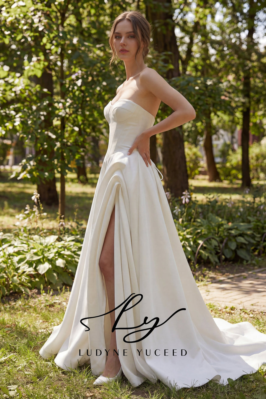 Vestido de novia de organza floral 3D sin tirantes con mangas desmontables