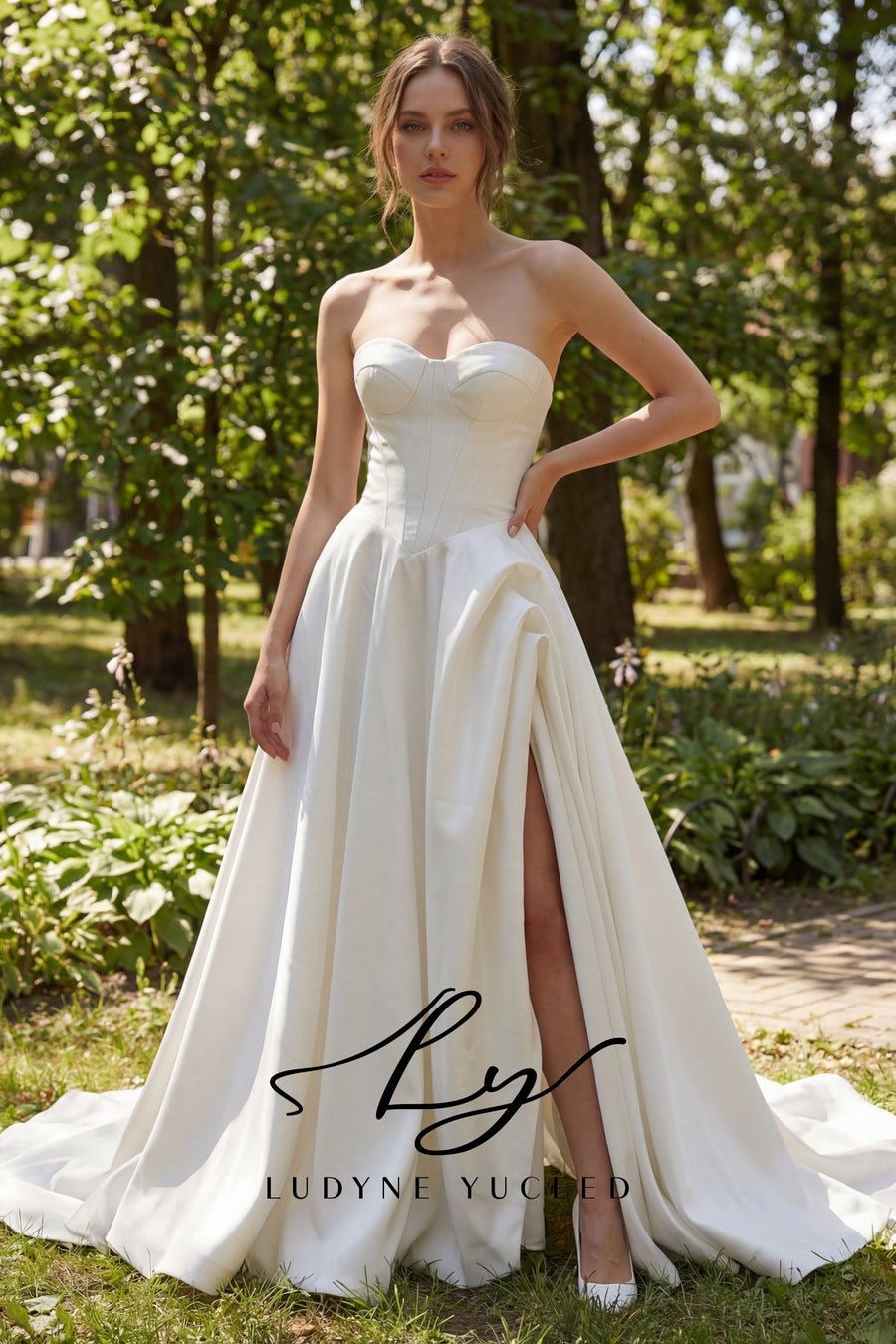 Vestido de novia de organza floral 3D sin tirantes con mangas desmontables