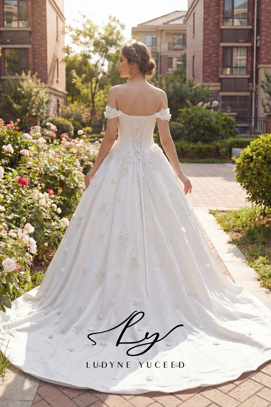 Abito da sposa a-line senza spalline in organza floreale 3D con maniche staccabili