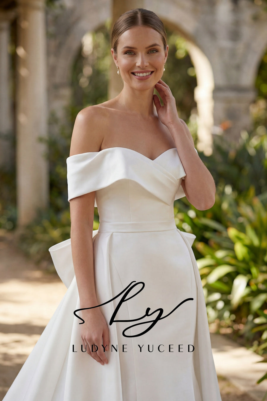 Vestido de novia de organza floral 3D sin tirantes con mangas desmontables