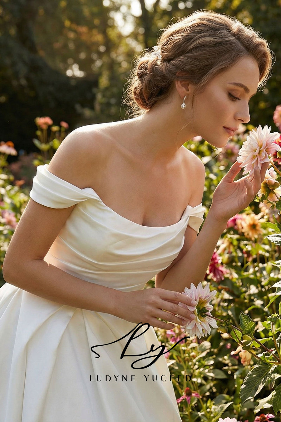 Abito da sposa a-line senza spalline in organza floreale 3D con maniche staccabili